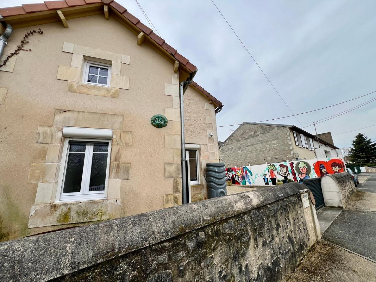Chez Marcel - Maison 3 Chambres Lussac-les-Chateaux Exterior photo